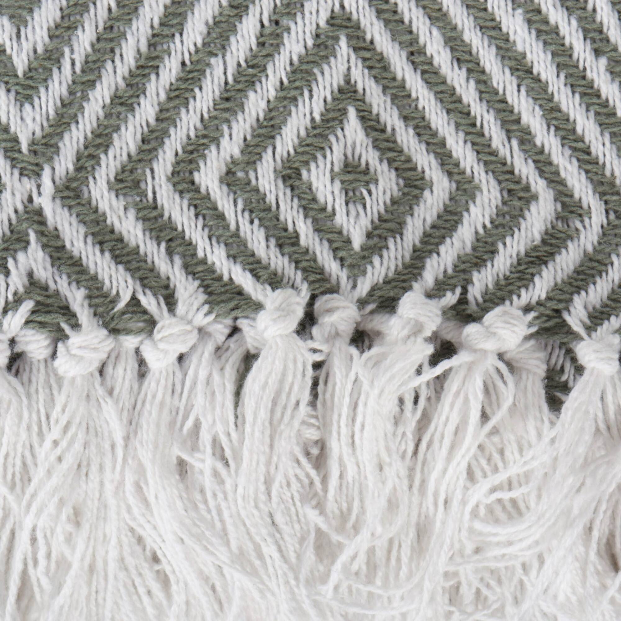 DII® Artichoke X-Diamond Geometric Throw